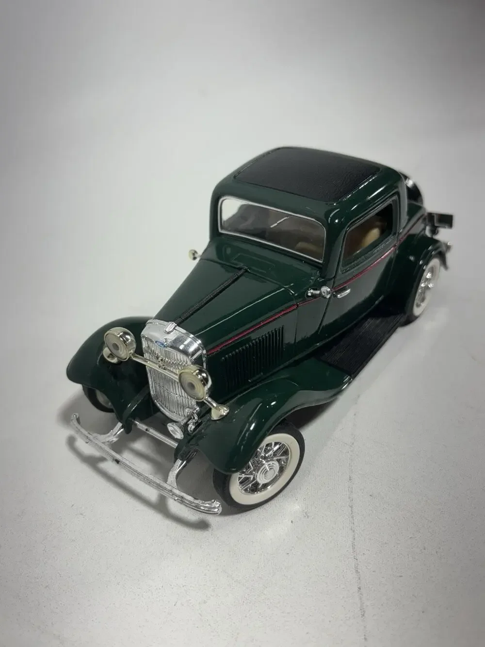 Sunnyside SS7722 1932 Ford 3 Window Coupe 1:24 Diecast Car Green Deuce